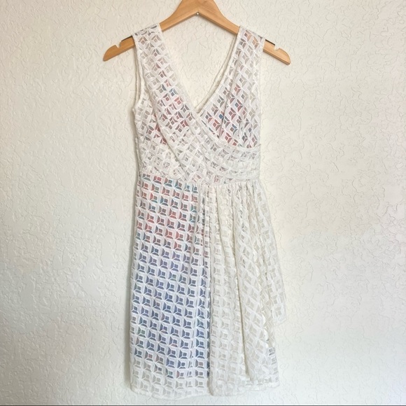 tracy reese v-neck white lace dress with floral underlay - Picture 1 of 10